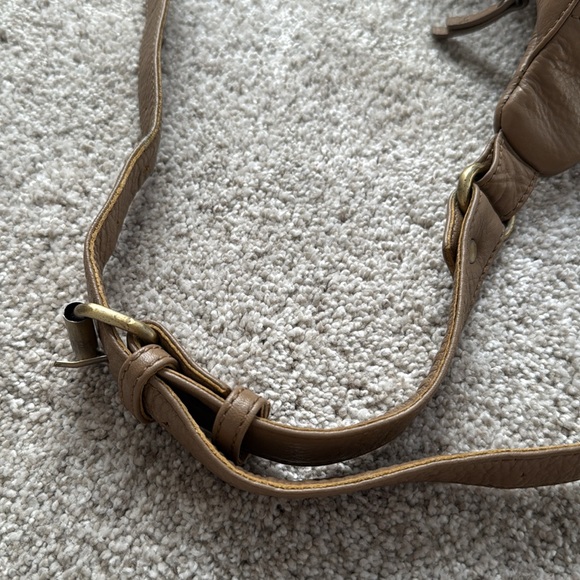 Mandrn Atlas Crossbody - Picture 2 of 8